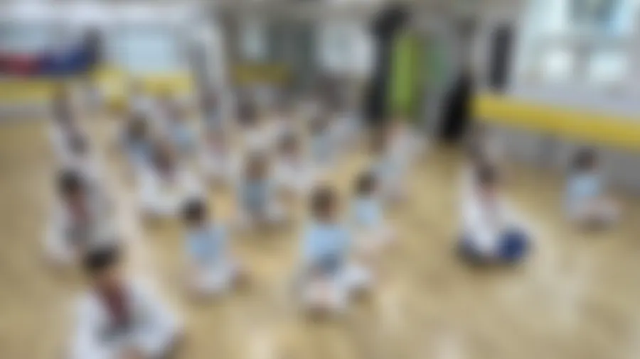 도장에 모인 초등·중고등 수련생